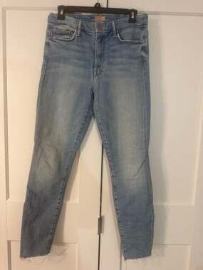 MOTHER The High Waisted Looker Ankle Fray Jeans Size 28